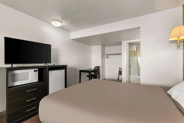 غرفة بسرير كينج، Americas Best Value Inn Lincoln 3/6
