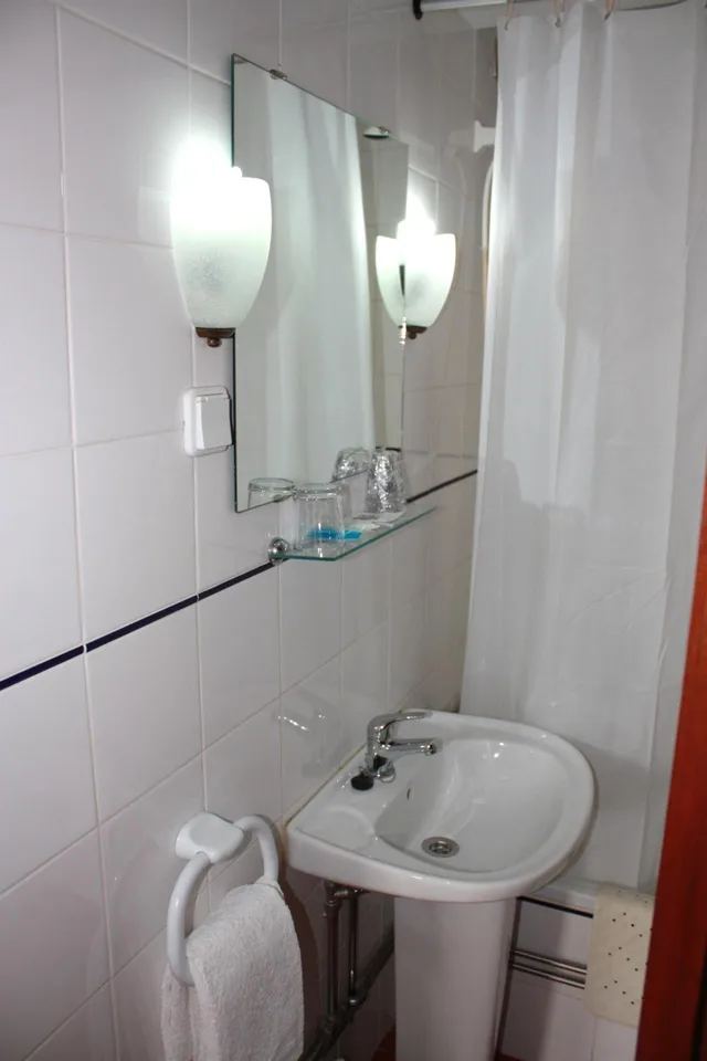 غرفة بسرير مزدوج أو سريرين منفصلين، HOTEL DONA LEONOR 7/9