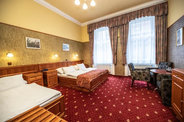 غرفة ثلاثية، Old Prague Hotel 1/10