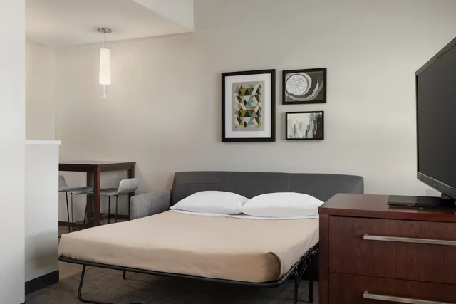 استوديو بسرير كينج لذوي الإعاقة، Residence Inn Omaha Downtown 1/2
