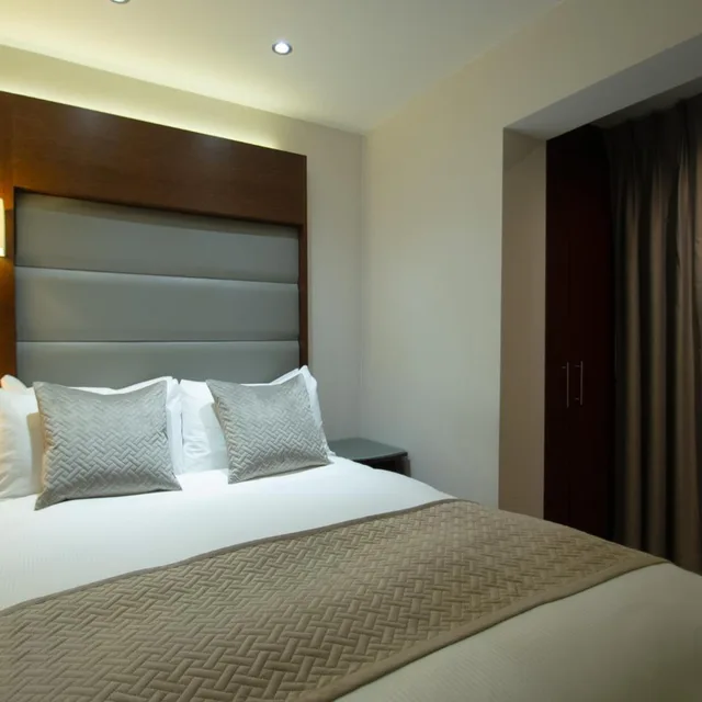 غرفة قياسية ثلاثية، Hyde Park International Hotel 5/10