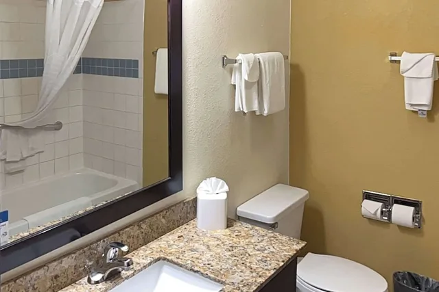 غرفة قياسية بسريرين كوين، Quality Inn Suites Farmington 4/5