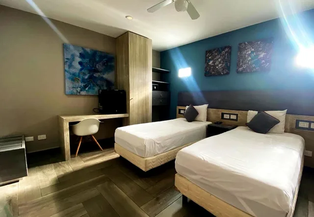 غرفة قياسية بسريرين منفصلين، Illusion Xpress Downtown Playa 10/10