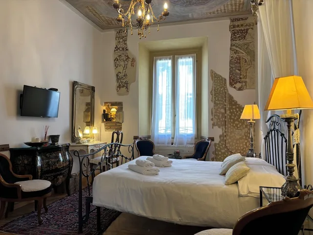 Apartment, House, Queen Bed, 2 Sofa, Kitchenette, Verona Journeys 5/10
