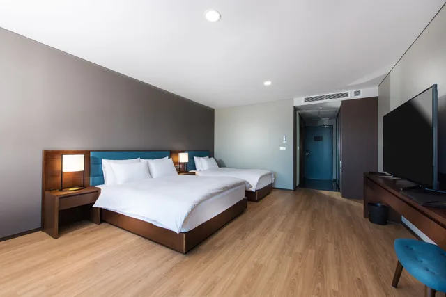 غرفة ديلوكس بسرير كوين وسرير فردي، Hotel Tops 10 1/4