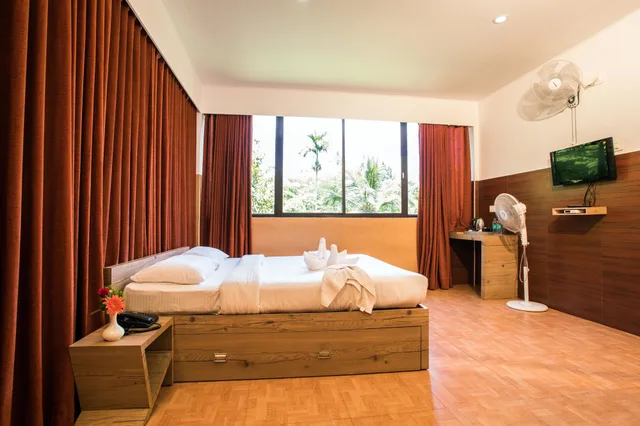 غرفة ديلوكس بسرير مزدوج، Emarald Cresent Residency 2/4