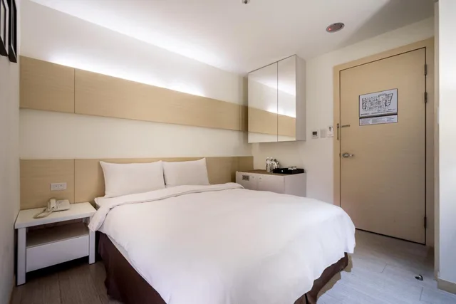 Exquisite, Double Bed, No Window، We Meet Taipei Hotel 3/9