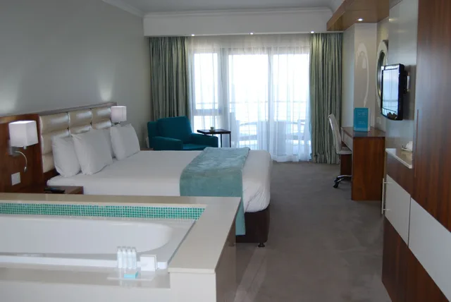 Mountain, King Bed, Sea View، Blaauwberg Beach Hotel 7/10