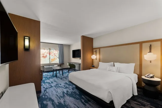جناح بسرير كينج مع أريكة، Fairfield Inn & Suites by Marriott Brooksville Suncoast Parkway 1/5