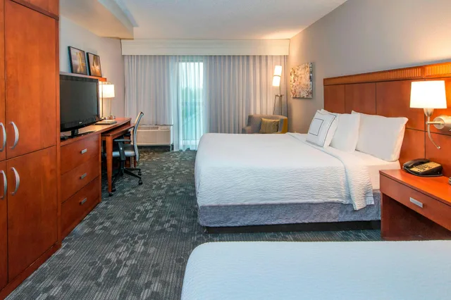 غرفة بسريرين كوين، Courtyard Montgomery Prattville 2/5