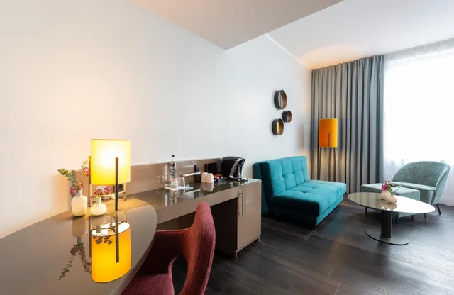 غرفة ديلوكس ثلاثية بسرير مزدوج، Leonardo Royal Hotel Berlin Alexanderplatz 4/8