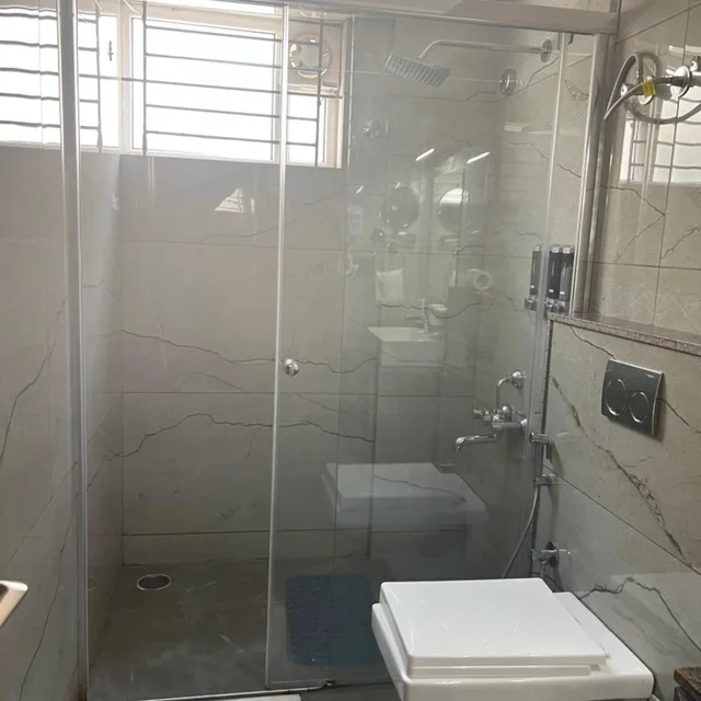 Suite, Clarks Inn Airport Hotel Bangalore 3/3