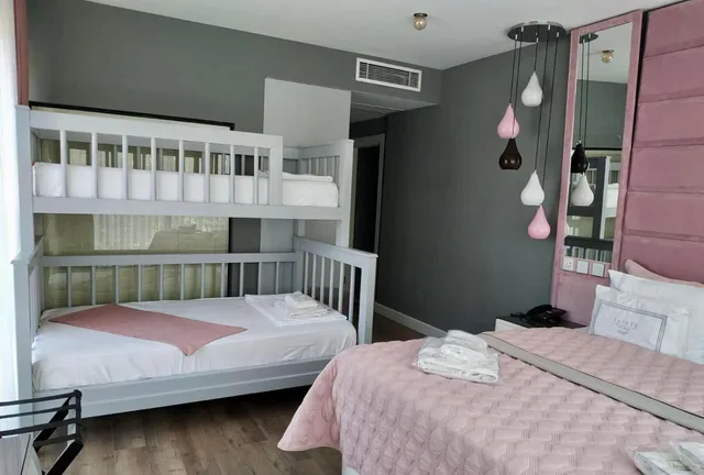 غرفة عائلية بشرفة، Ferush Otel 1/5
