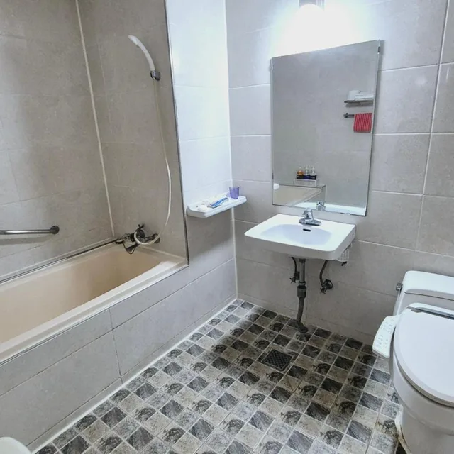 غرفة قياسية بسريرين منفصلين، Kyungha Spa Hotel 6/6