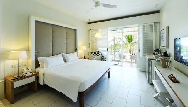 Premium, King Bed, Ocean View, Radisson Blu Azuri Resort and Spa 3/10