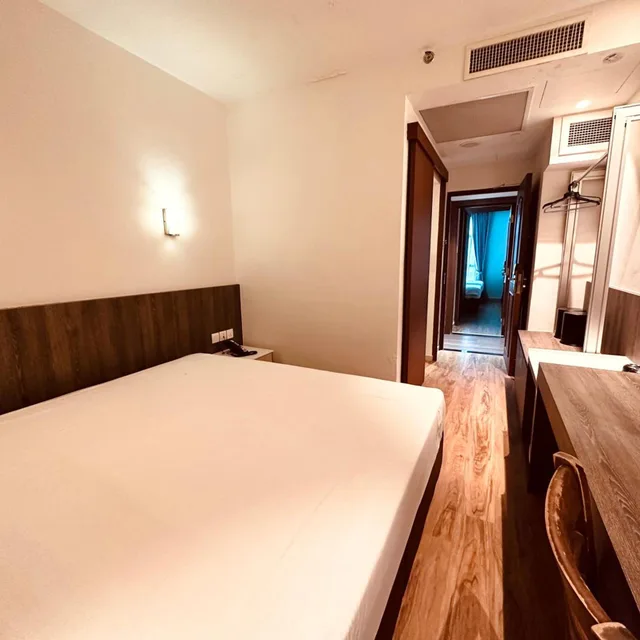 Standard, Double or Twin Bed, No Window، Park View 2/5