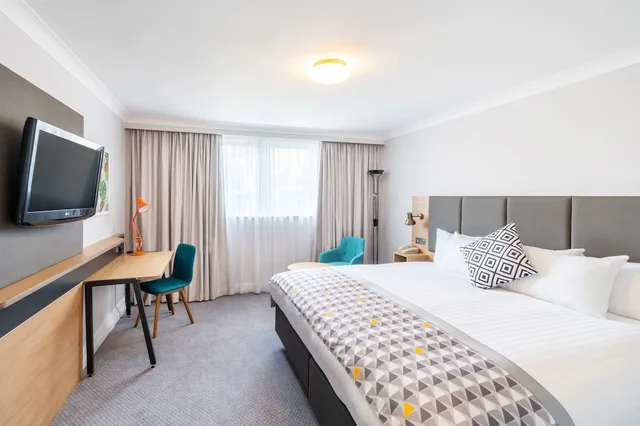 غرفة بريميوم بسرير فردي، Holiday Inn Aylesbury 2/10