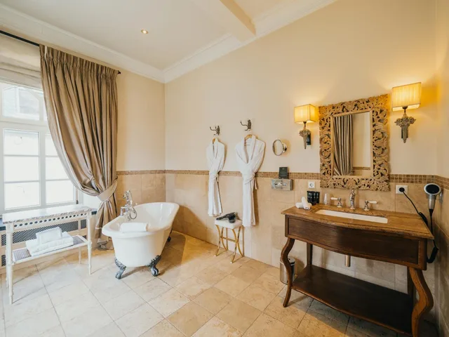 جناح، CHATEAU D'URSPELT 9/9