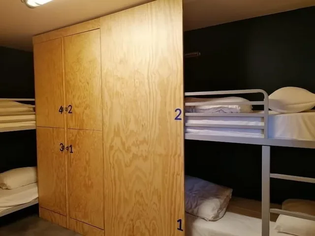 سكن مشترك بسرير فردي للرجال، Eklo Hotels Lille 2/3