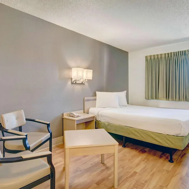 Room, Double Bed, Kitchen, Near Beach، Studio6 Tucson, AZ - Irvington Road 2/5