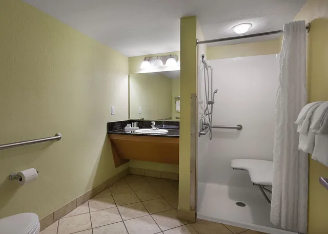 2 Bedrooms, Condo, 2 Double Beds, King Bed, Ocean Front, Sofa، Bay View Resort Hotel 5/7