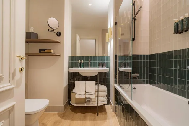 غرفة عائلية بسرير كينج مع أريكة، Melia Milano Hotel 6/7