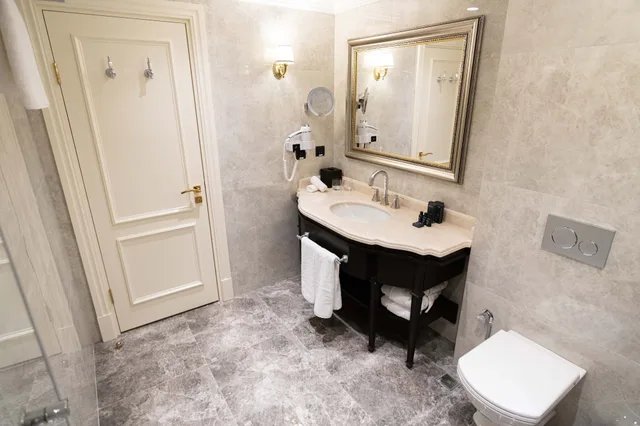 جناح عائلي بسرير كوين وسريرين منفصلين بإطلالة على البحر، Dekalb Hotel Istanbul 6/6