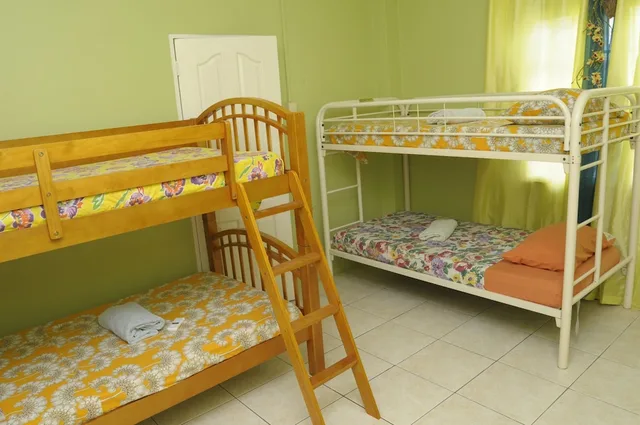Female Dorm, Female Only, 3 Bunk Beds، Fish Tobago Guesthouse 1/2