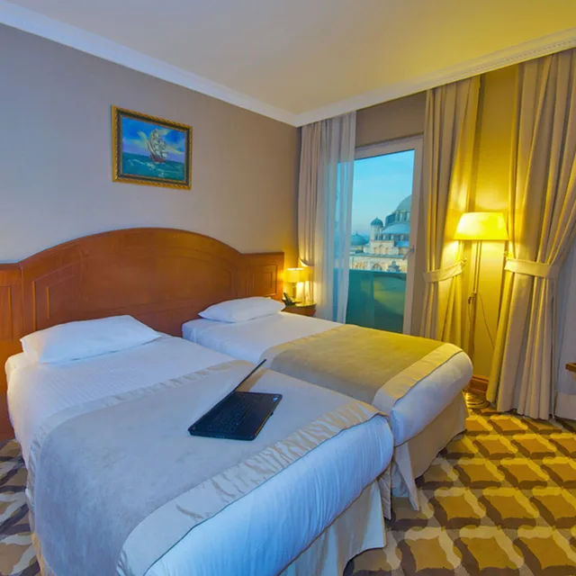 غرفة ديلوكس رباعية بأربعة أسرّة، Tilia Hotel 2/3