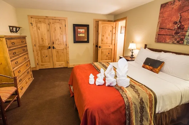 2 Bedrooms, Condo, Silver, Lodge, King and Queen Bed, 2 Sofa، Silverado Lodge 1/7