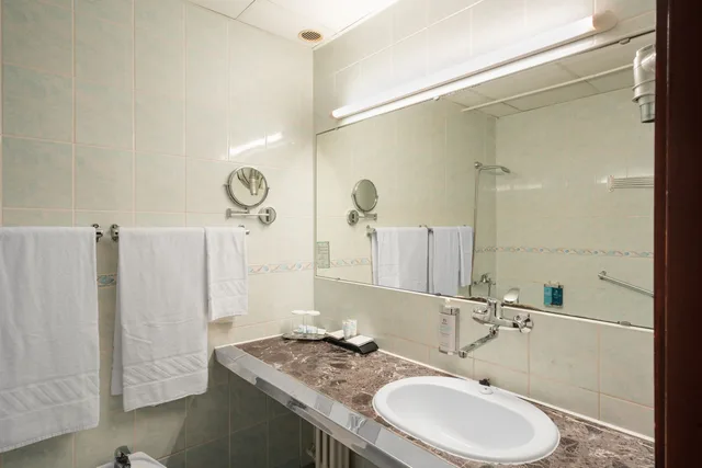 غرفة كومفورت بسرير مزدوج أو سريرين منفصلين، Ensana Esplanade HSH 4/5