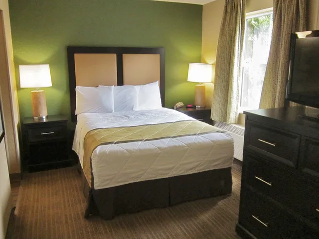 استوديو ديلوكس بسرير كوين مع أريكة، Extended Stay America - Greensboro - Airport 2/6