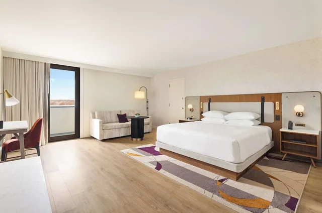 غرفة بسرير كينج بشرفة، Hyatt Regency New Brunswick 1/3