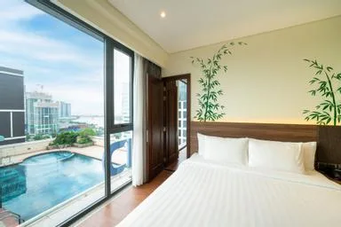 غرفة متصلة عائلية بإطلالة على المدينة، Northern Charm Hotel 1/2