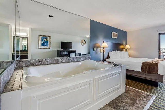 غرفة قياسية بسرير كينج، Atlantis Family Waterpark Hotel, an Ascend Collection Hotel 9/10