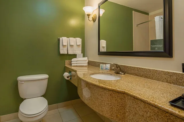 غرفة بسرير مزدوج، Sleep Inn & Suites Manchester 2/2