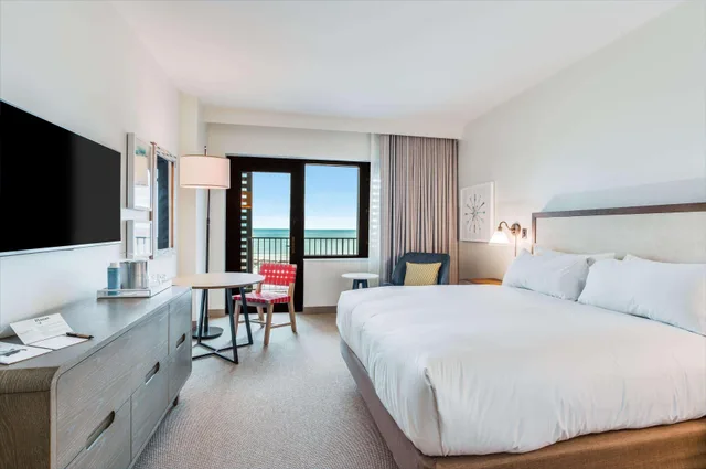 غرفة قياسية بسرير كينج، The Lodge At Gulf State Park A Hilton Hotel 1/8