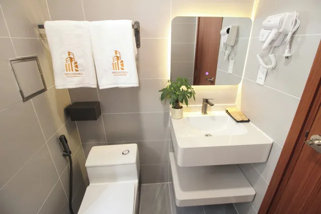 استوديو ديلوكس بسرير كوين بشرفة، De Lustora Hotel & Apartment - District 1, HCM. 4/4