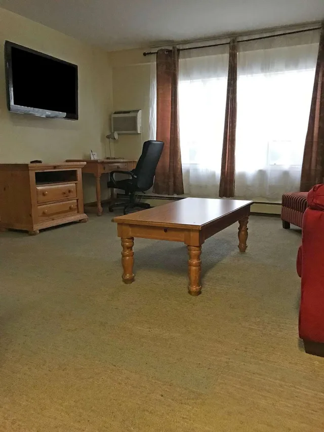 2 Bedrooms, Suite, 2 Queen Beds, Americas Best Value Inn Suites Anchorage Airport 1/1