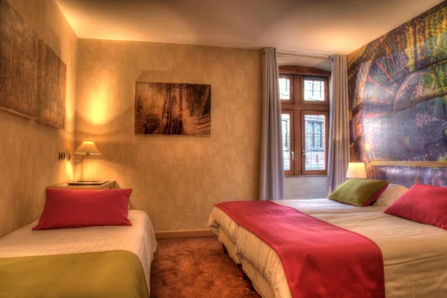 غرفة عائلية ثلاثية، Hotel Cathedrale 3/7