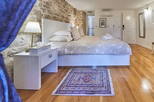 غرفة كومفورت بسرير كينج، Villa Split Heritage Hotel 5/8