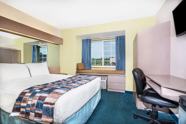 غرفة بسرير كوين لذوي الإعاقة، Microtel Inn & Suites Tomah 6/10