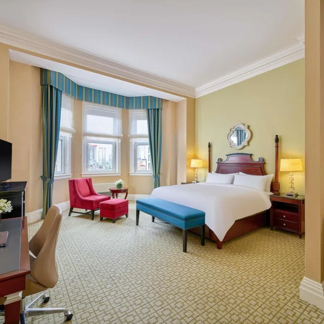 Deluxe, King Bed, Queen Bed, Fairmont Chateau Laurier 1/5