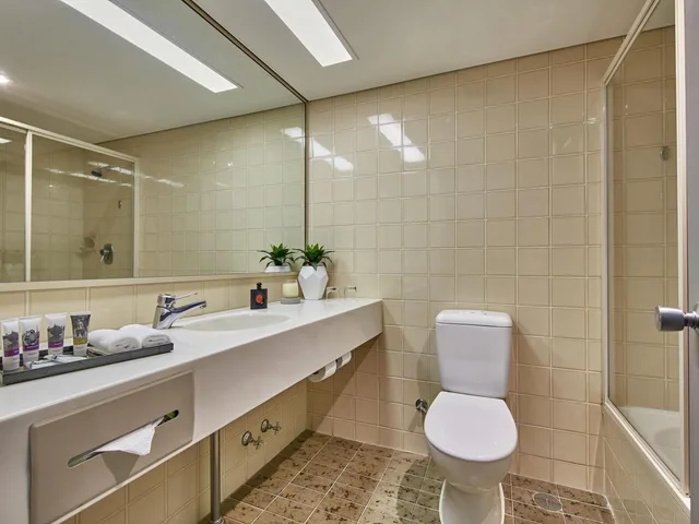 جناح بريفيليج بسرير كينج وسرير كوين، Mercure Perth 2/2