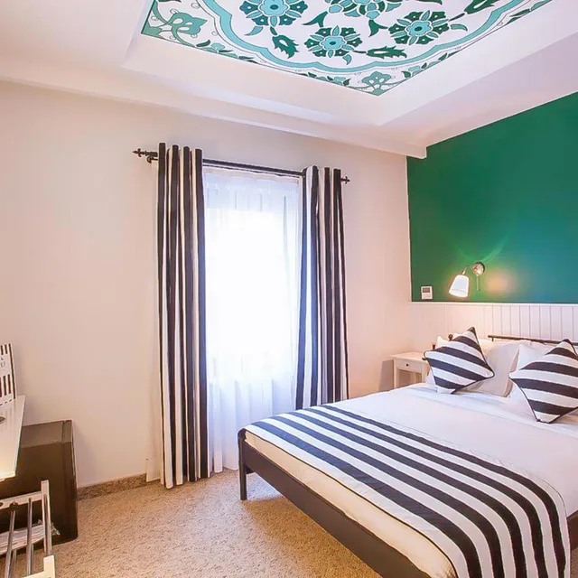 جناح، Araf Hotel 2/10