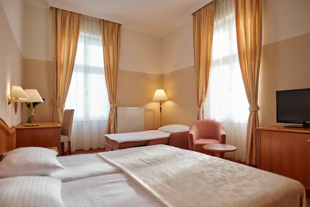 غرفة عائلية بإطلالة على البحر، Hotel Lovran 1/10