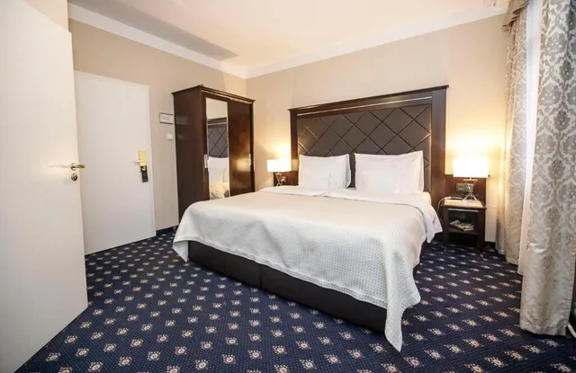 غرفة ديلوكس بسرير مزدوج مع سرير إضافي، Pytloun Old Armoury Hotel Prague 2/7