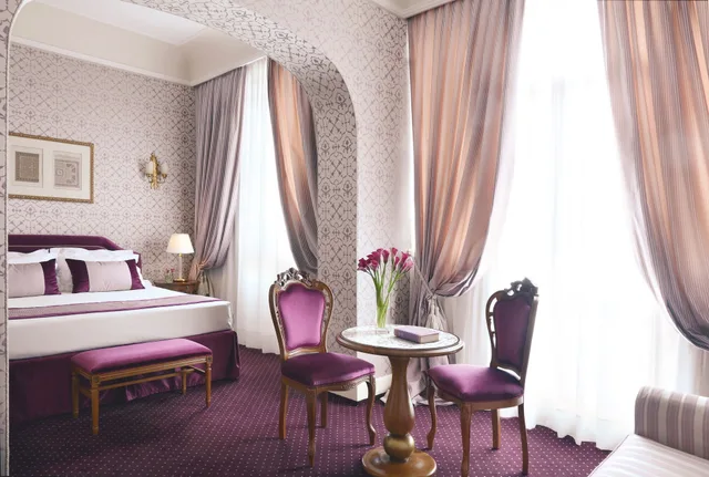 Junior Suite, Studio, King Bed, Lagoon View، Londra Palace 3/10