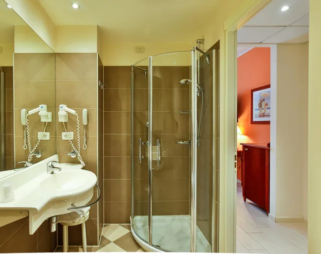 غرفة بسرير مزدوج مع سرير إضافي، Savoia Hotel Regency 4/7