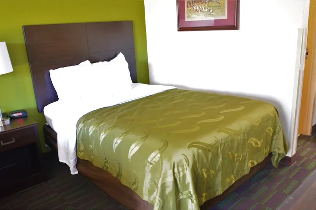 غرفة قياسية بسرير كينج، Quality Inn Culpeper VA 4/7